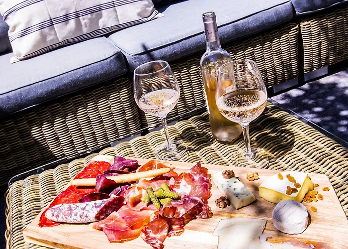 ベッド・アンド・ブレックファスト Antichambre 4*