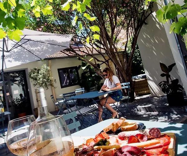 ベッド・アンド・ブレックファスト Antichambre 4*