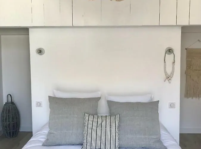 Antichambre ベッド・アンド・ブレックファスト 4*